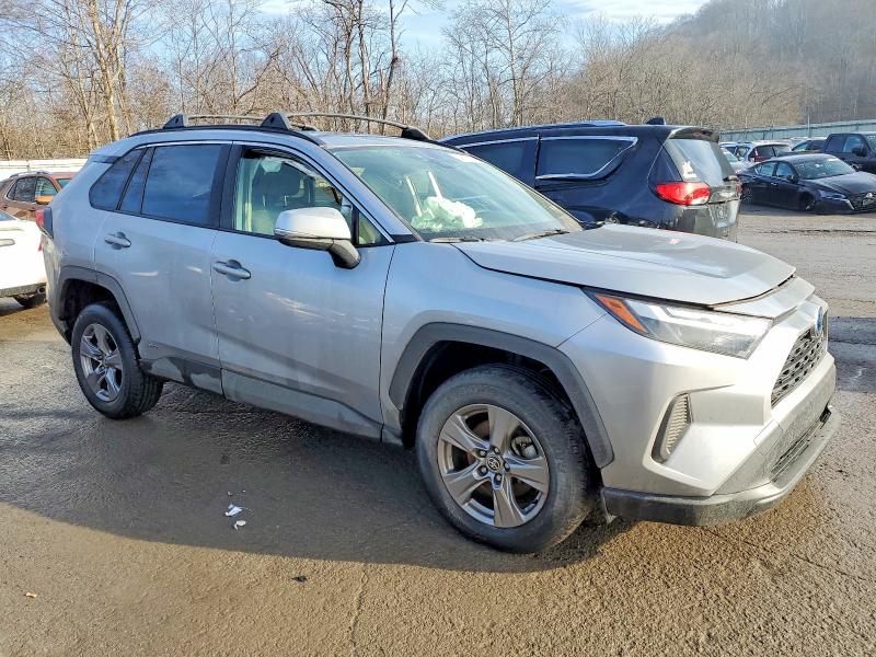 Фото 4 - TOYOTA RAV4