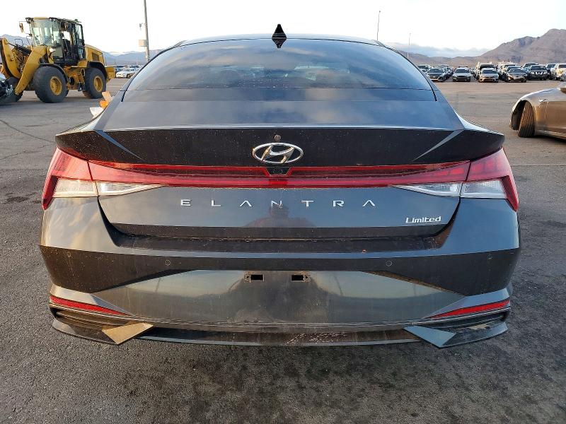Фото 6 - HYUNDAI ELANTRA