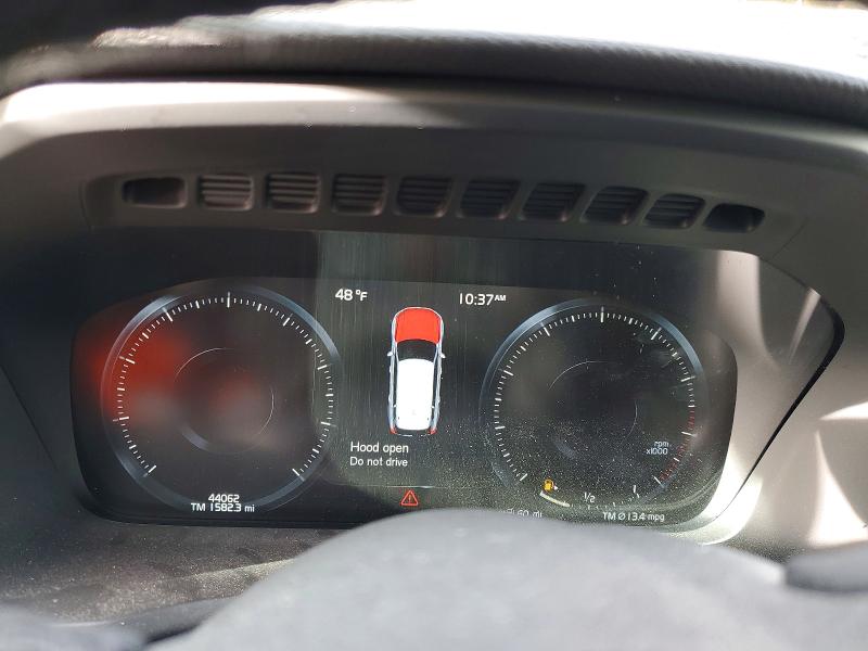 Фото 9 - VOLVO XC90