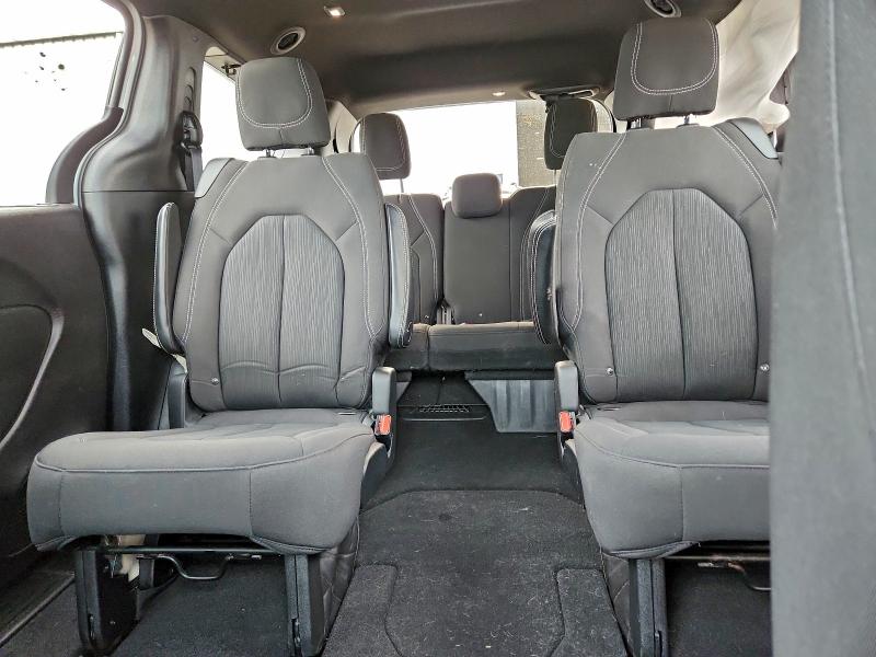 Фото 10 - CHRYSLER PACIFICA