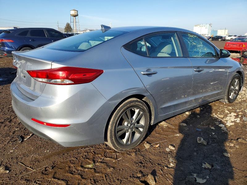 Фото 3 - HYUNDAI ELANTRA