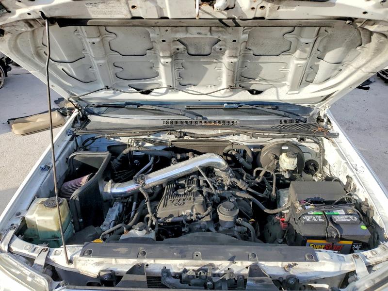 Фото 11 - TOYOTA TACOMA