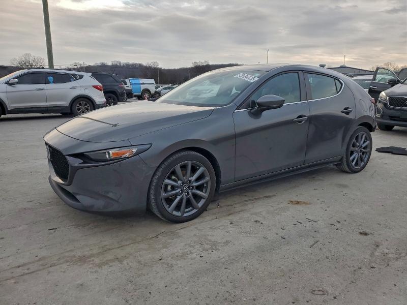 Фото 1 - MAZDA 3