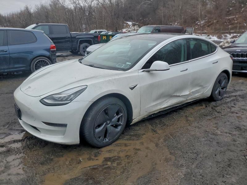 Фото 1 - TESLA MODEL 3
