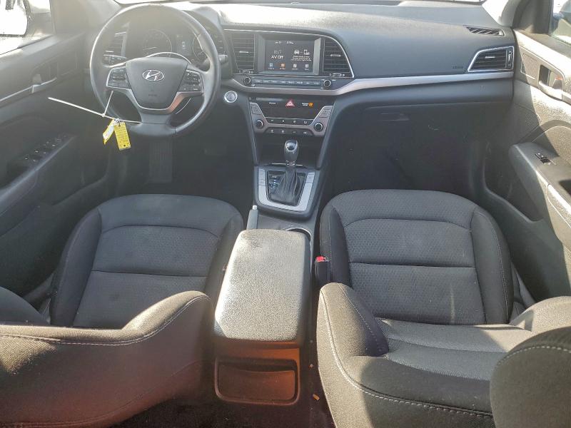 Фото 8 - HYUNDAI ELANTRA