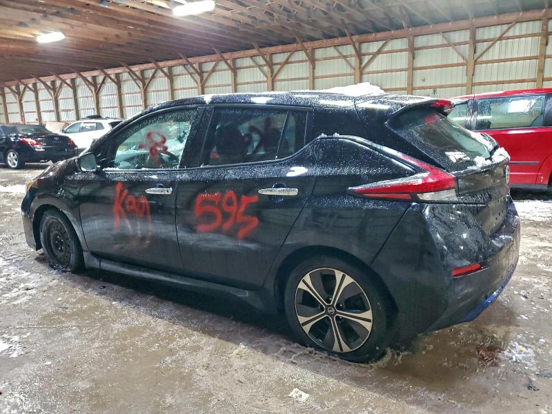 Фото 2 - NISSAN LEAF