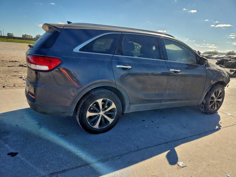 Фото 3 - KIA SORENTO