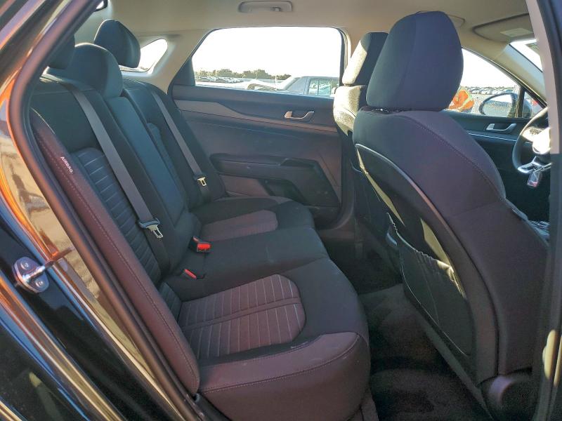 Фото 10 - KIA K5