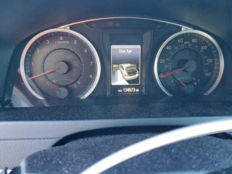 Фото 9 - TOYOTA CAMRY