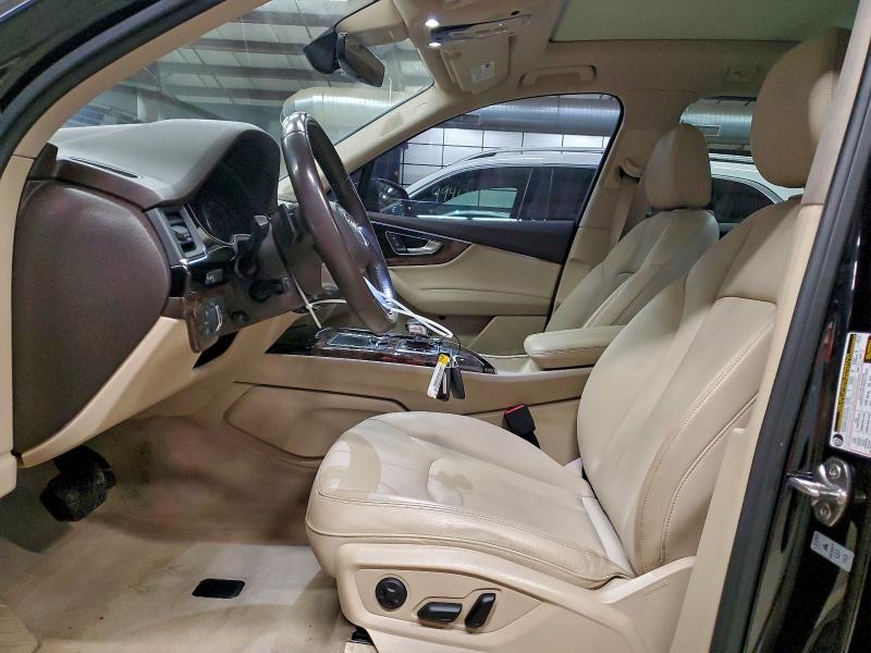 Фото 7 - AUDI Q7