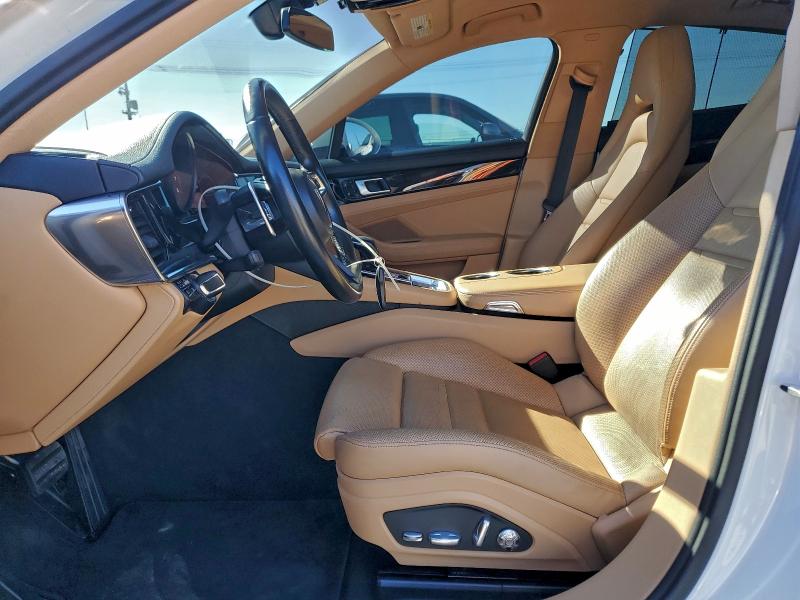 Фото 7 - PORSCHE PANAMERA