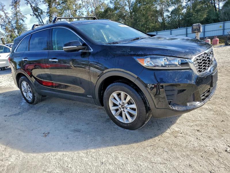 Фото 4 - KIA SORENTO