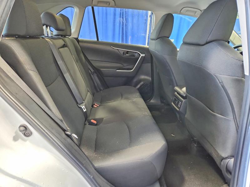 Фото 11 - TOYOTA RAV4