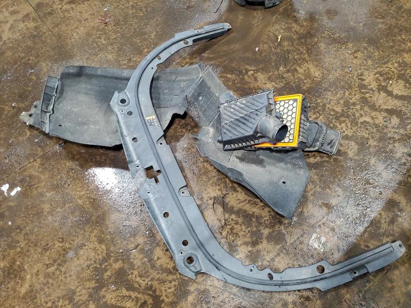 BUICK LACROSSE 2016 VIN 1G4GB5G37GF142368