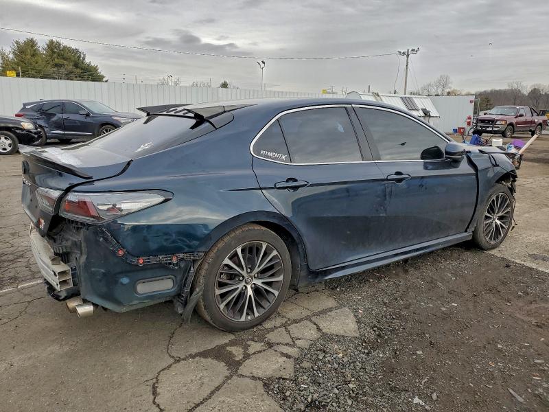 Фото 3 - TOYOTA CAMRY