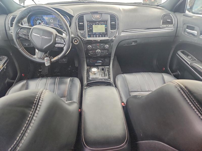 Фото 8 - CHRYSLER 300