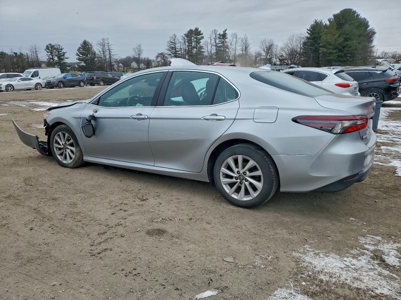 Фото 2 - TOYOTA CAMRY