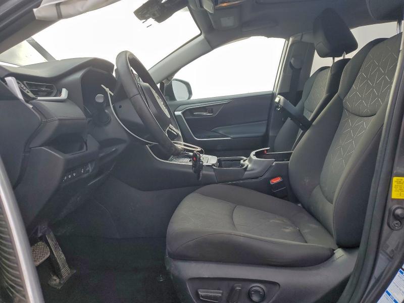 Фото 7 - TOYOTA RAV4