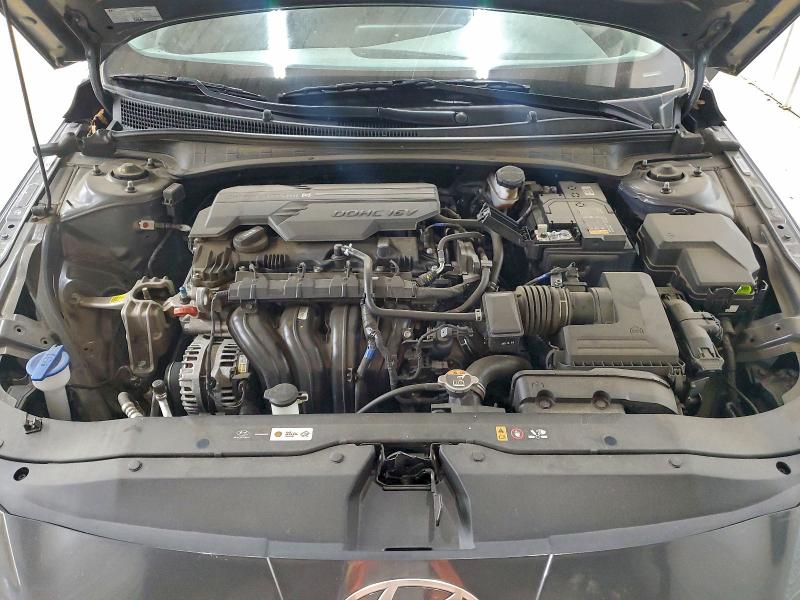 Фото 11 - HYUNDAI ELANTRA