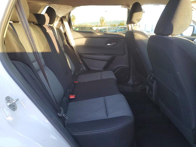 Фото 11 - NISSAN ROGUE