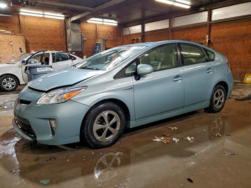 Фото 1 - TOYOTA PRIUS