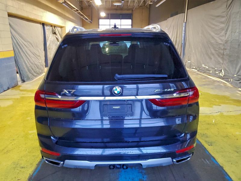 Фото 6 - BMW X7