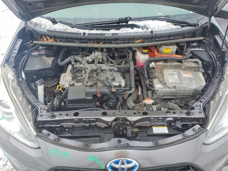 Фото 11 - TOYOTA PRIUS