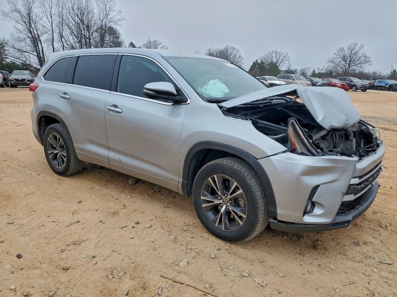 Фото 4 - TOYOTA HIGHLANDER