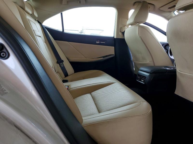 Фото 10 - LEXUS IS