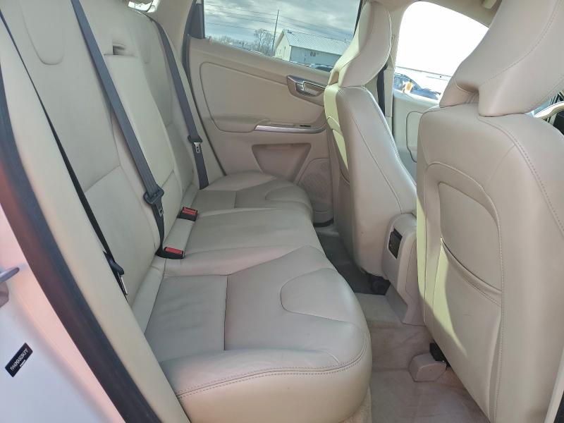 Фото 11 - VOLVO XC60