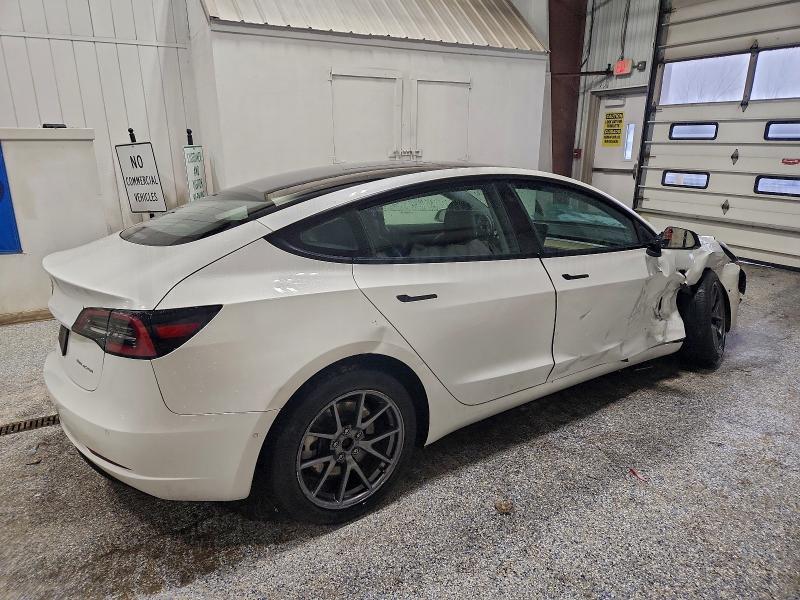 Фото 3 - TESLA MODEL 3