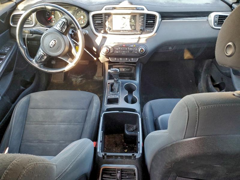 Фото 8 - KIA SORENTO