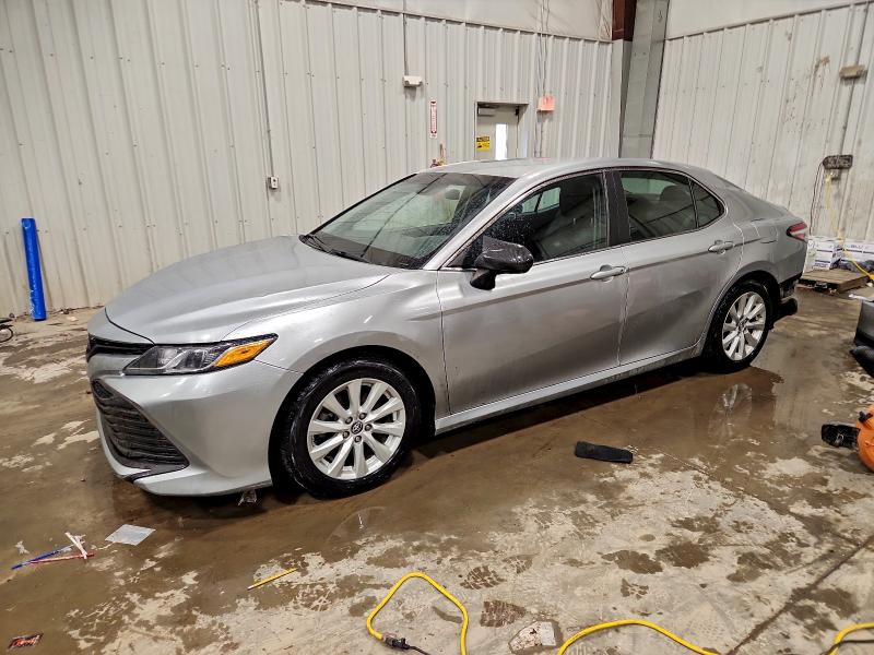 Фото 1 - TOYOTA CAMRY