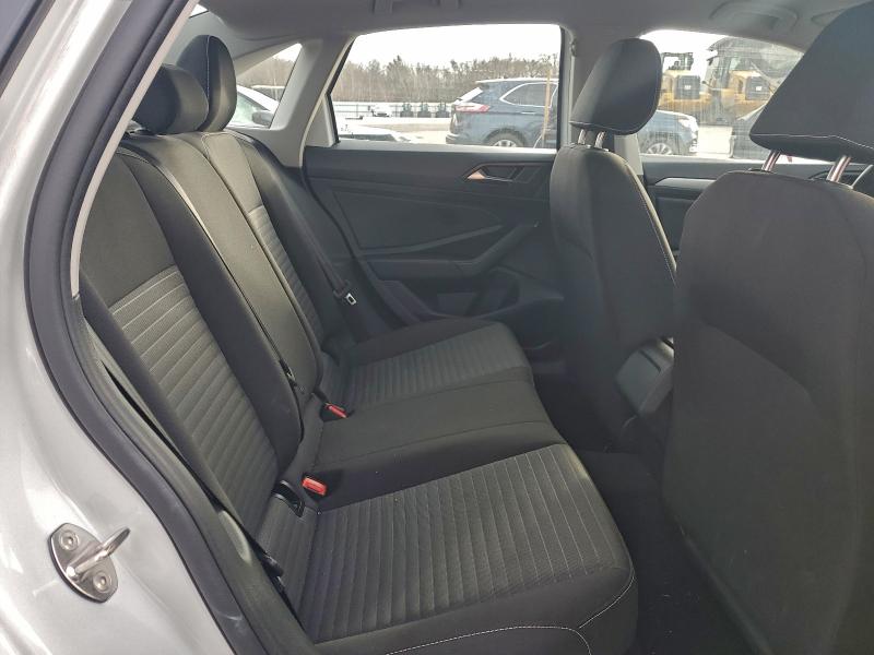 Фото 10 - VOLKSWAGEN JETTA