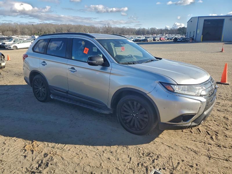 Фото 4 - MITSUBISHI OUTLANDER