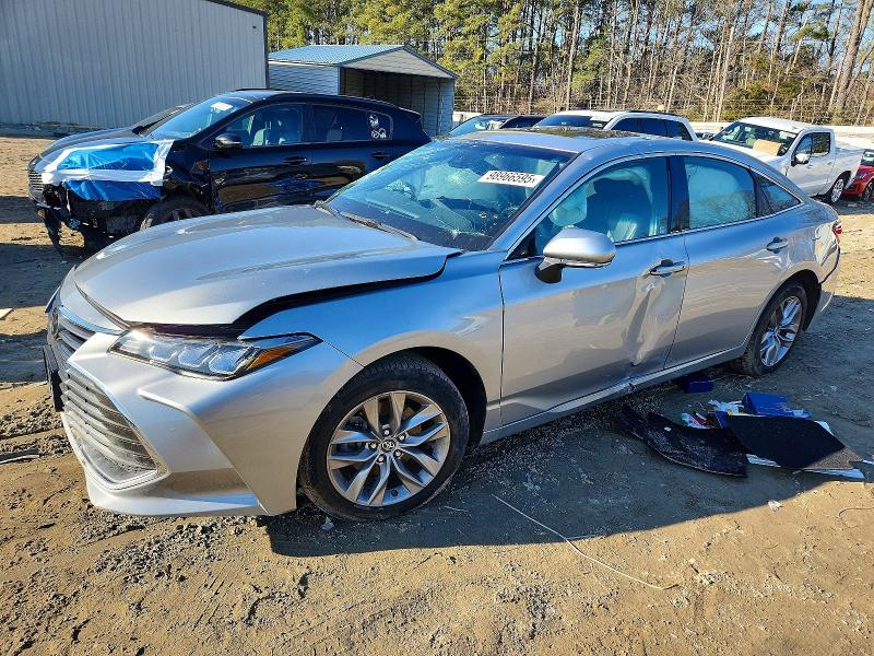 Фото 1 - TOYOTA AVALON