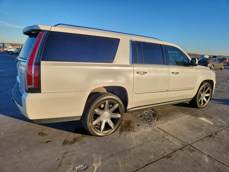 Фото 3 - CADILLAC ESCALADE