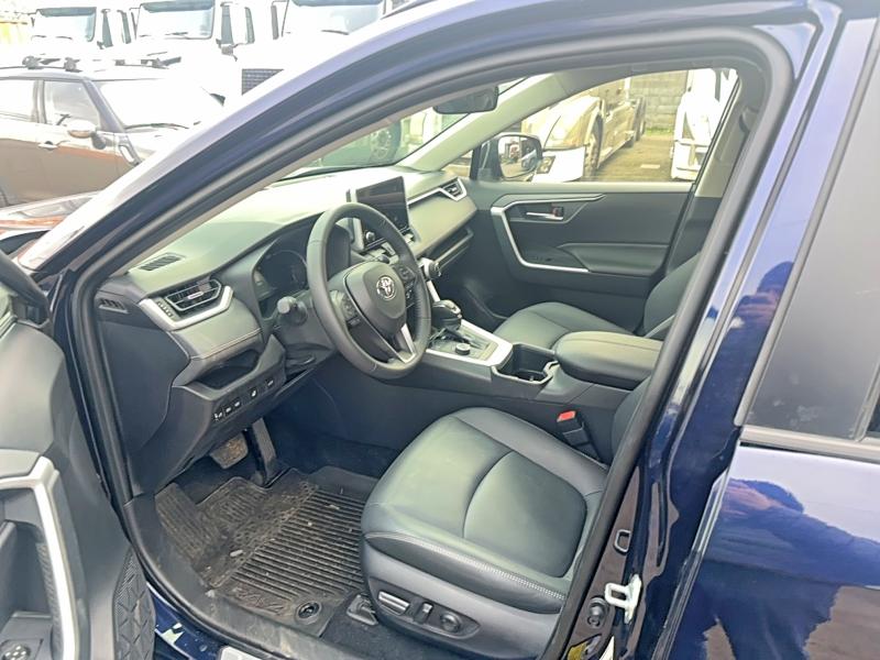 Фото 11 - TOYOTA RAV4