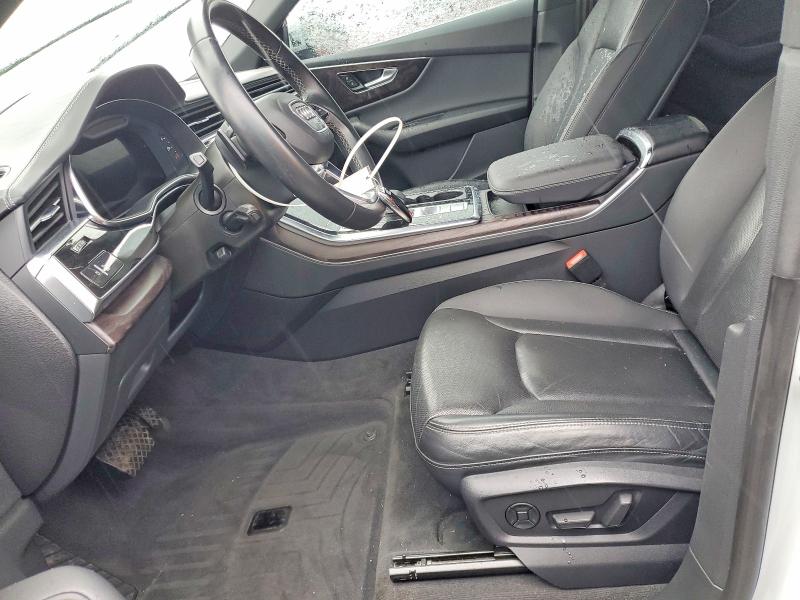 Фото 7 - AUDI Q8