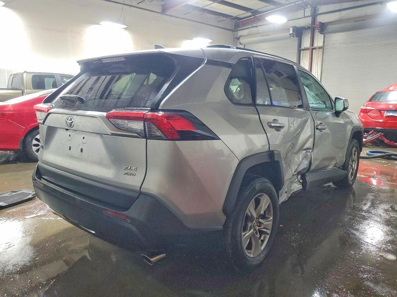 Фото 3 - TOYOTA RAV4