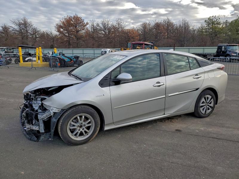 Фото 1 - TOYOTA PRIUS