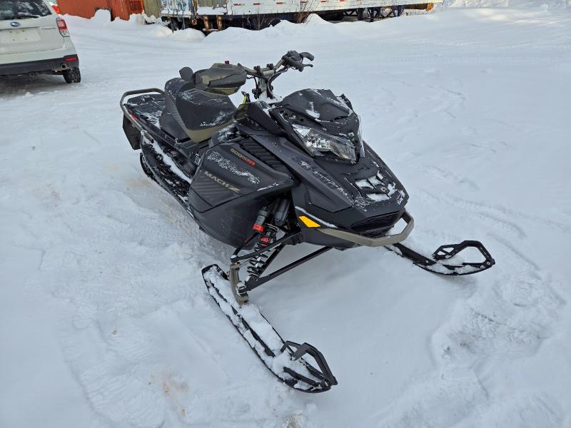 SKI-DOO SNOWMOBILE 2022