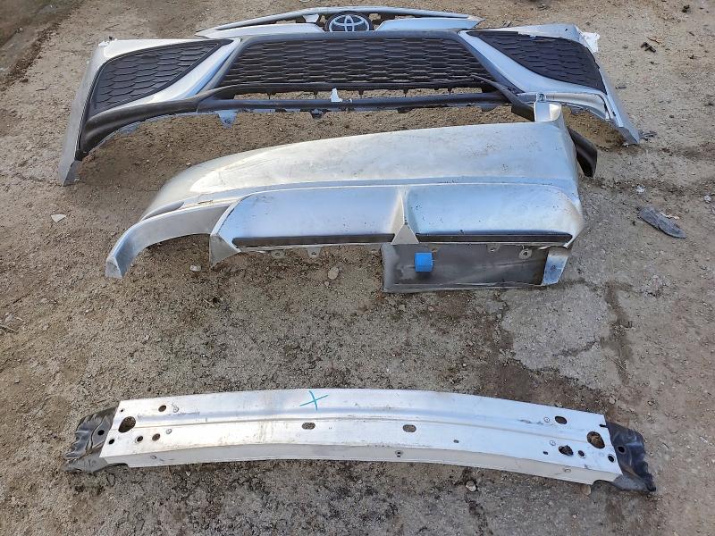 Фото 12 - TOYOTA CAMRY