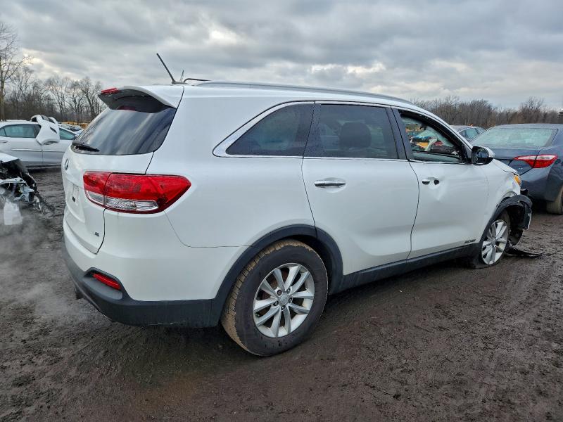 Фото 3 - KIA SORENTO