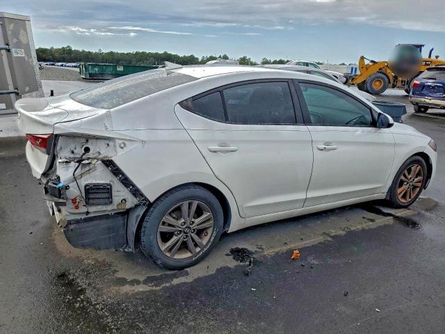 Фото 3 - HYUNDAI ELANTRA