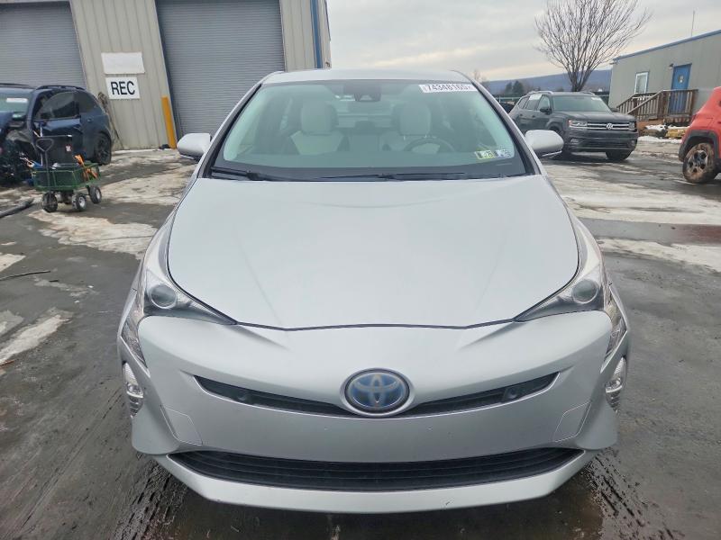 Фото 5 - TOYOTA PRIUS