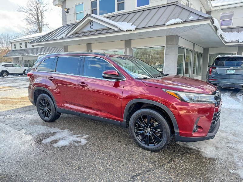 Фото 1 - TOYOTA HIGHLANDER