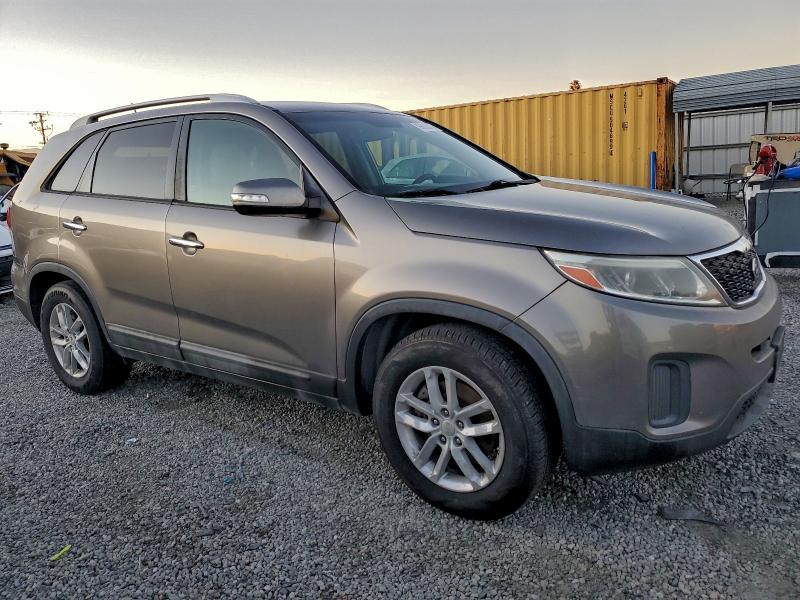 Фото 4 - KIA SORENTO