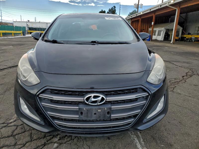 Фото 5 - HYUNDAI ELANTRA