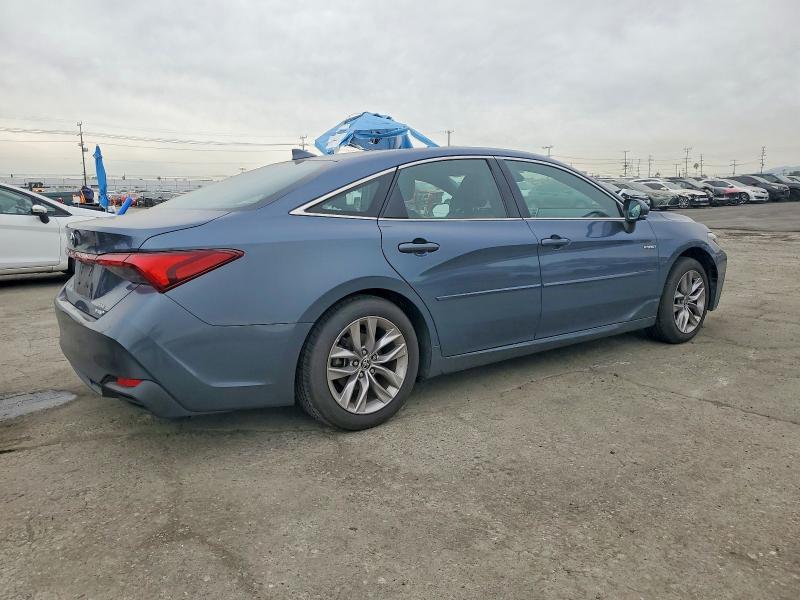 Фото 3 - TOYOTA AVALON